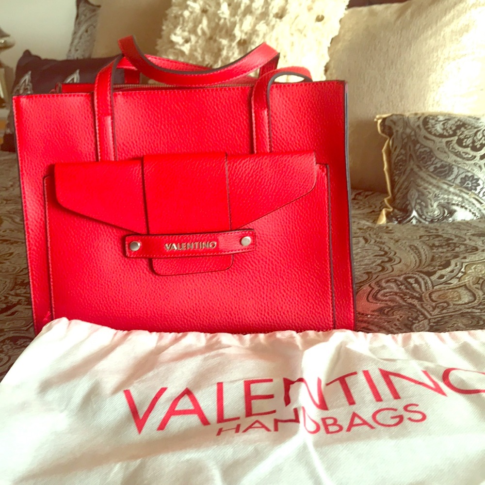 🎉SOLD 🎉 Authentic Valentino purse